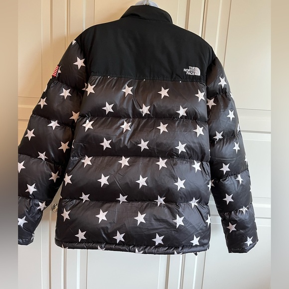 The North Face
International Collection
Nuptse Jacket Black & White Stars Size L - Picture 10 of 17